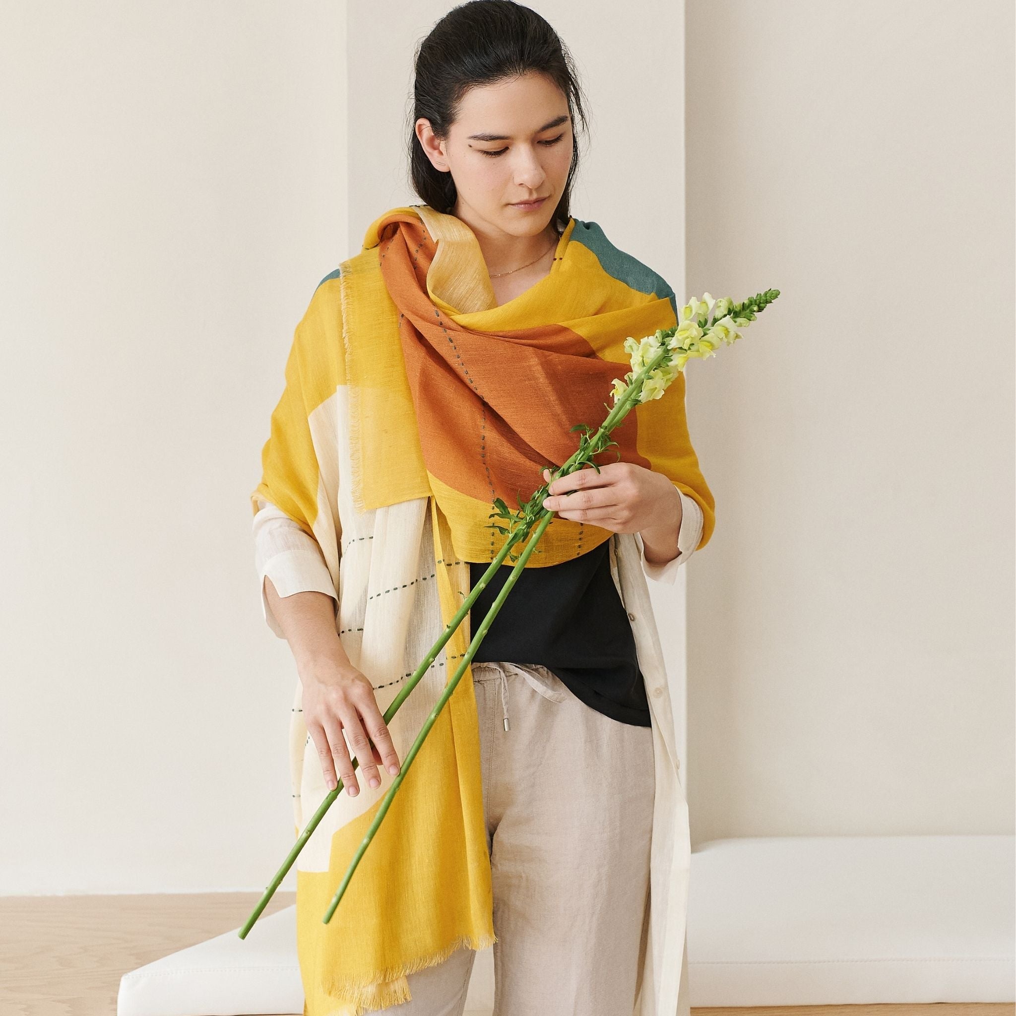 Cirq Sun Yellow Green Circle Pattern Hand Embroidered  Linen Silk Handloom Scarf