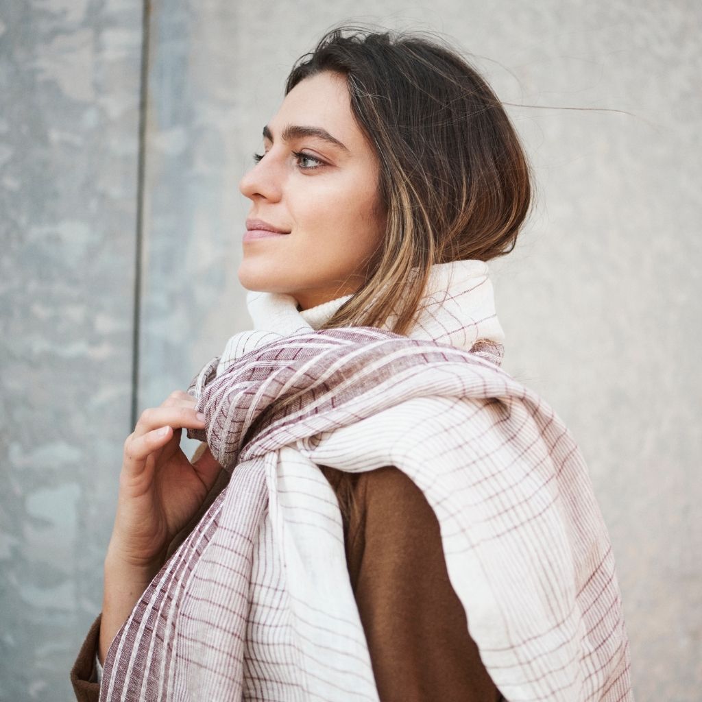 Auro White Handwoven Linen Scarf