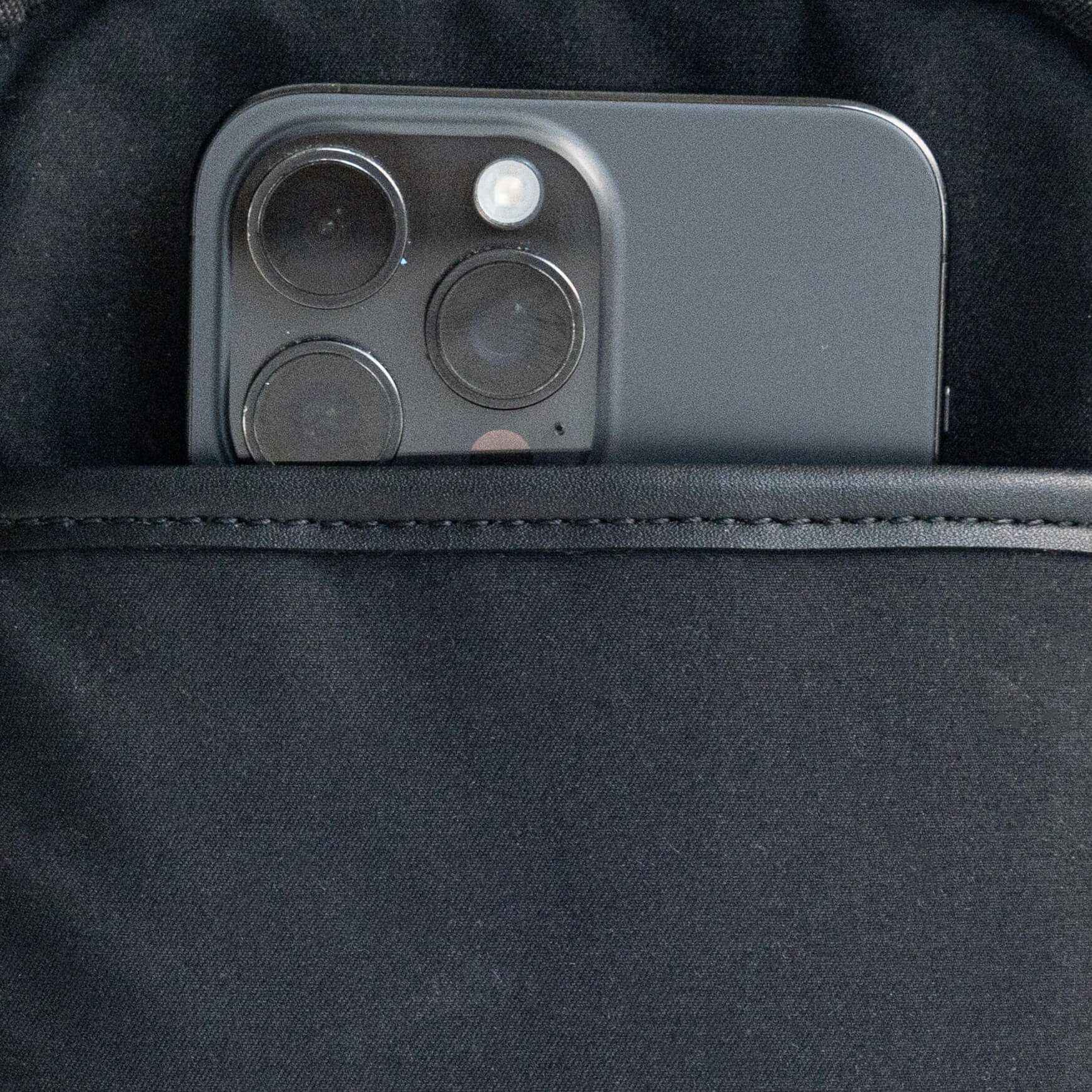 Essentials Crossbody - Japan Edition | Tokyo Midnight