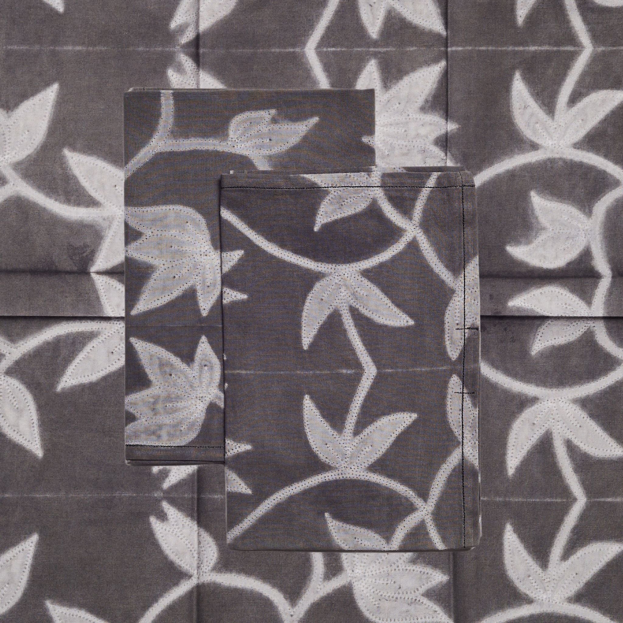 Folio Black Handcrafted Shibori Print Cotton Table Napkins ( set of 4 )