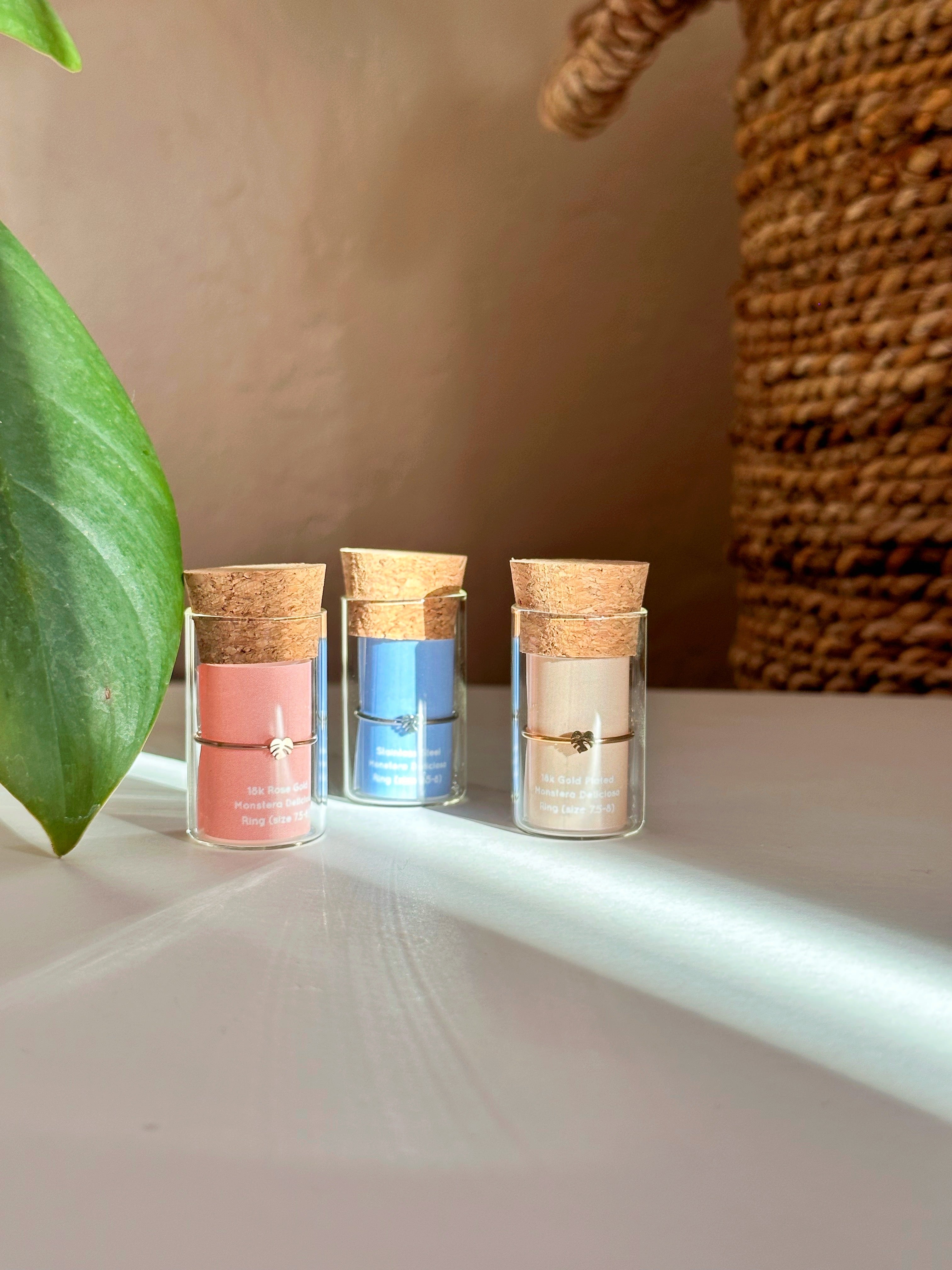 Monstera Deliciosa Dainty Minimal Plant Ring